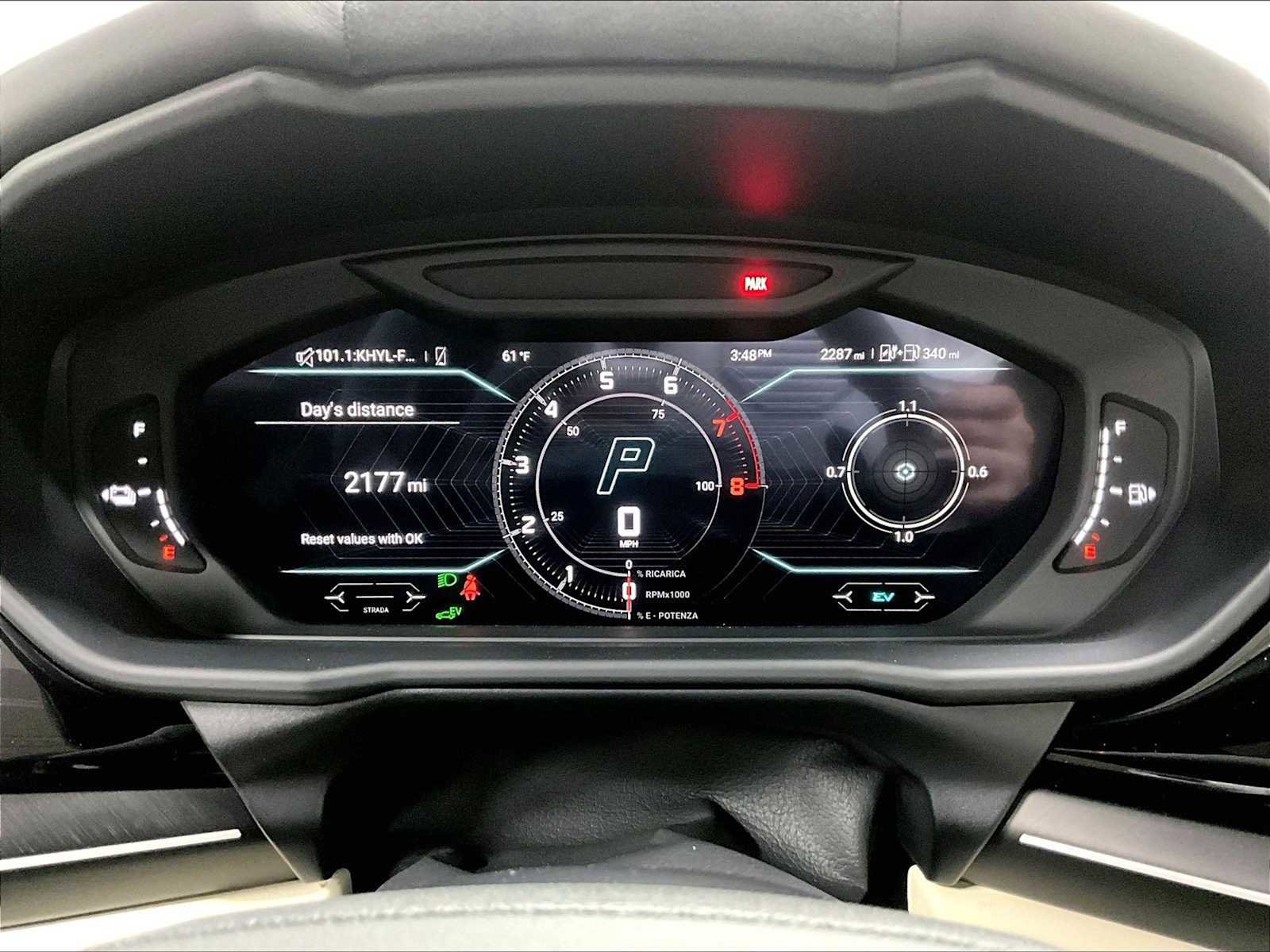 Used 2025 Lamborghini Urus SE image 24