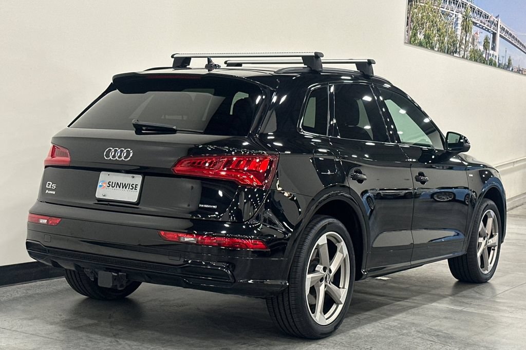 Used 2020 Audi Q5 2.0T Titanium Premium Plus w/ Premium Plus Package AWD/4WD image 4