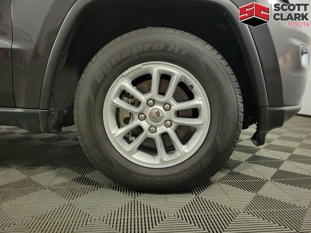 Used 2019 Jeep Grand Cherokee Laredo AWD/4WD image 12