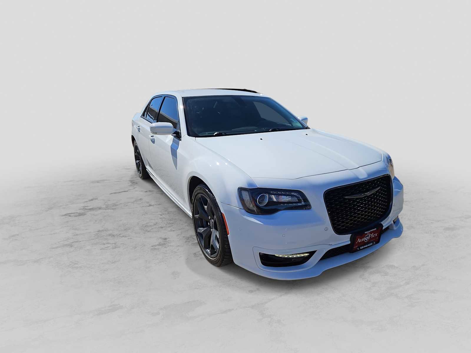 Used 2022 Chrysler 300 Touring L image 2