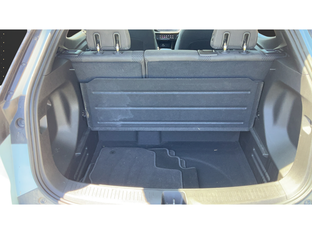Certified 2023 Chevrolet Bolt EUV LT w/ Comfort Package FWD image 27