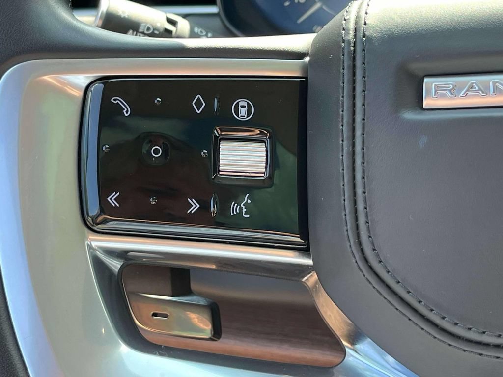 Certified 2025 Land Rover Range Rover SE AWD/4WD image 30