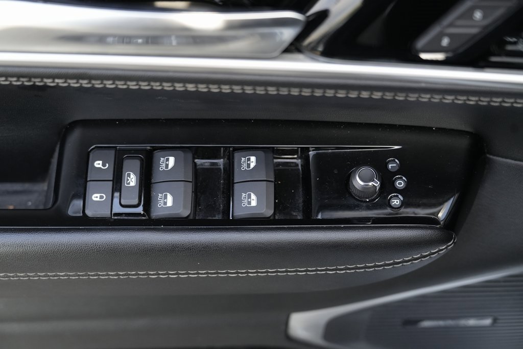 Used 2023 Jeep Wagoneer L Series II image 30