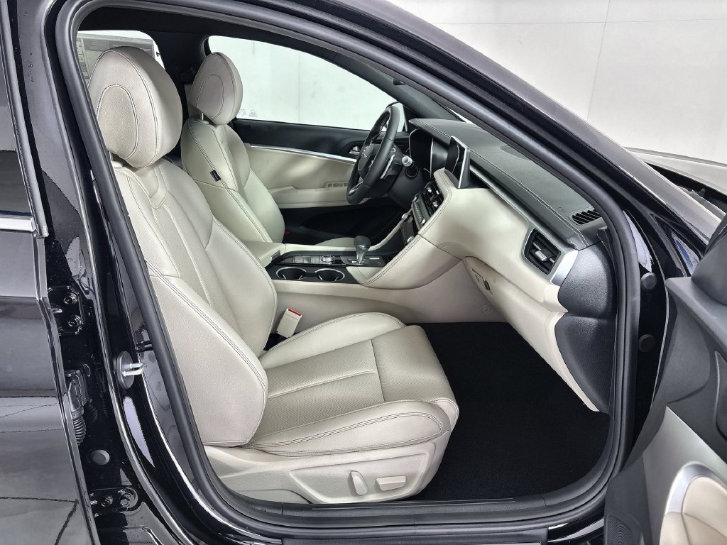 New 2026 Genesis G70 2.5T RWD image 25