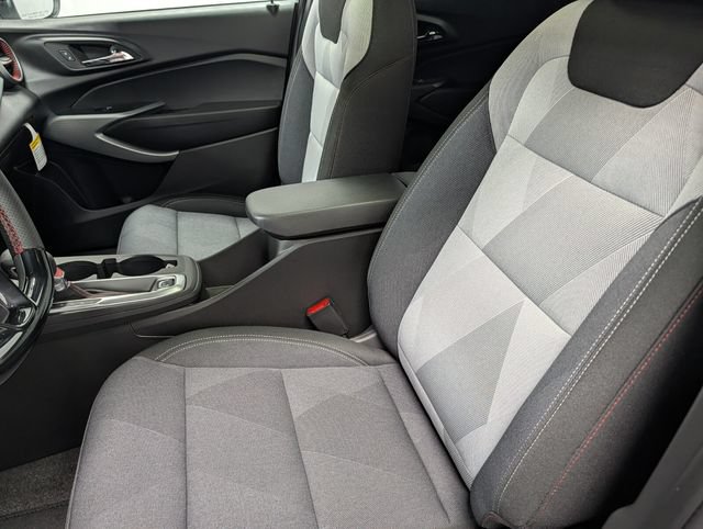 New 2026 Chevrolet Trax RS w/ Sunroof Package FWD image 10