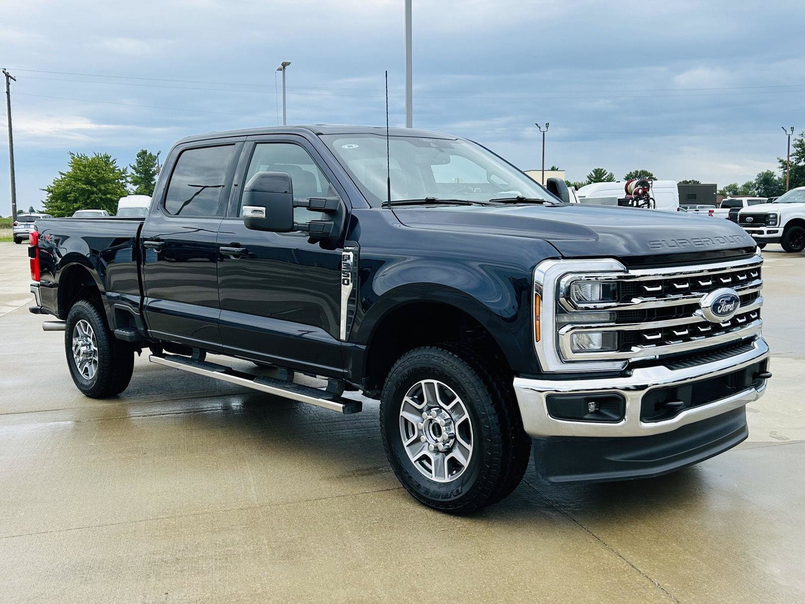 Used 2025 Ford F350 Lariat AWD/4WD image 2
