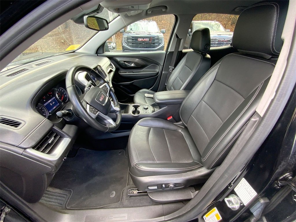 Used 2024 GMC Terrain SLT image 19