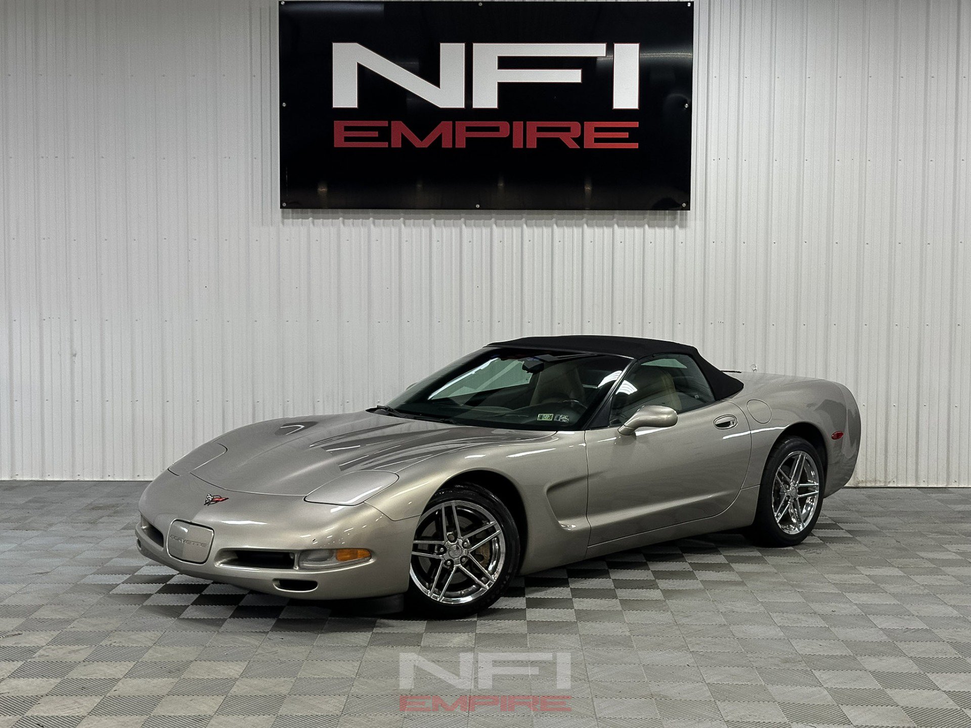 Used 2000 Chevrolet Corvette Convertible 2D w/ Memory Pkg image 2