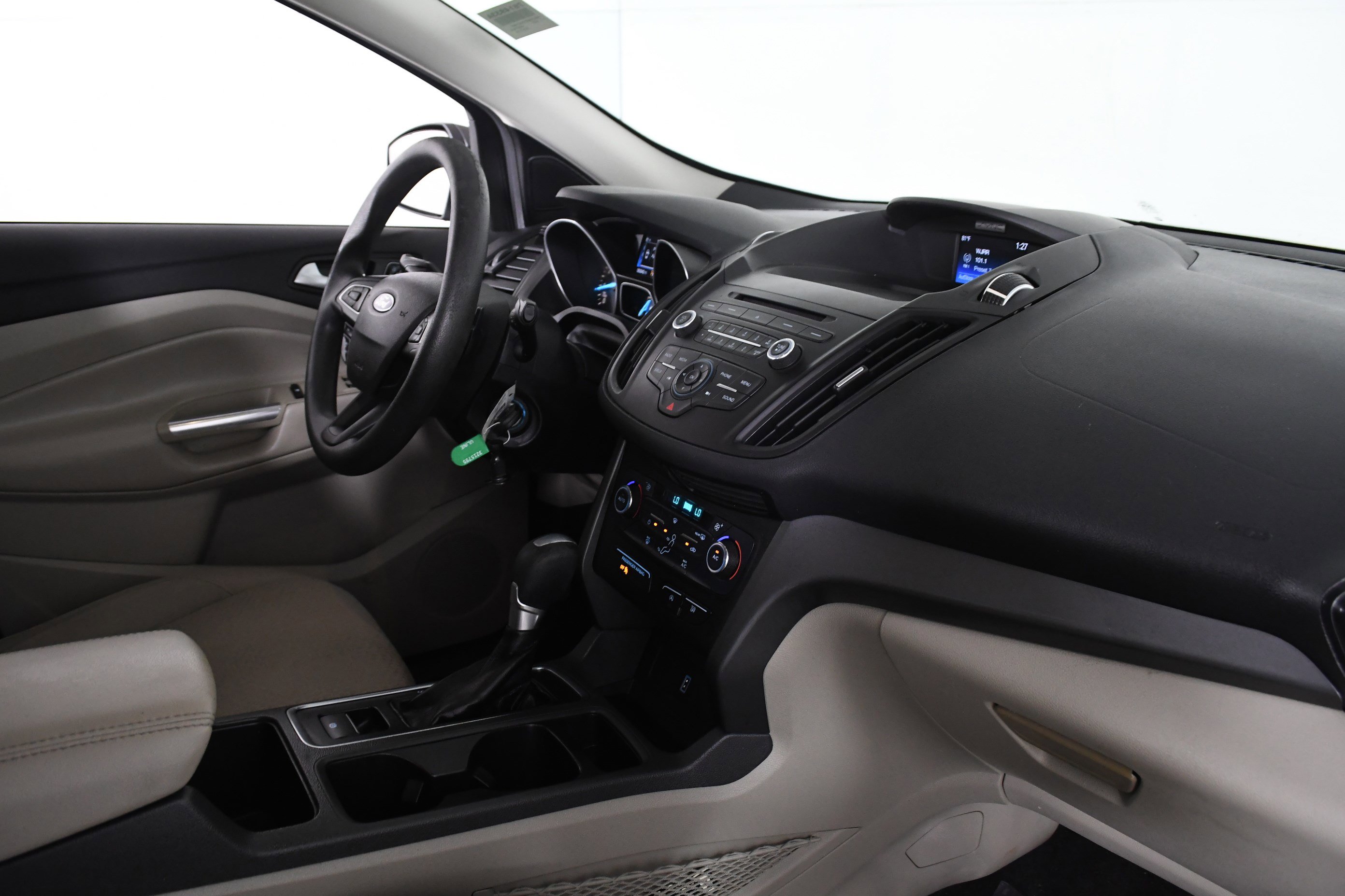 Used 2017 Ford Escape SE image 27