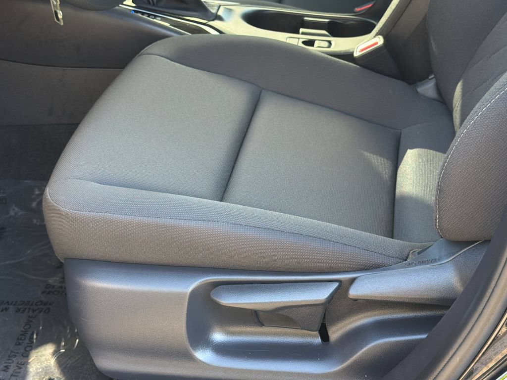 Used 2026 Toyota Corolla LE FWD image 21