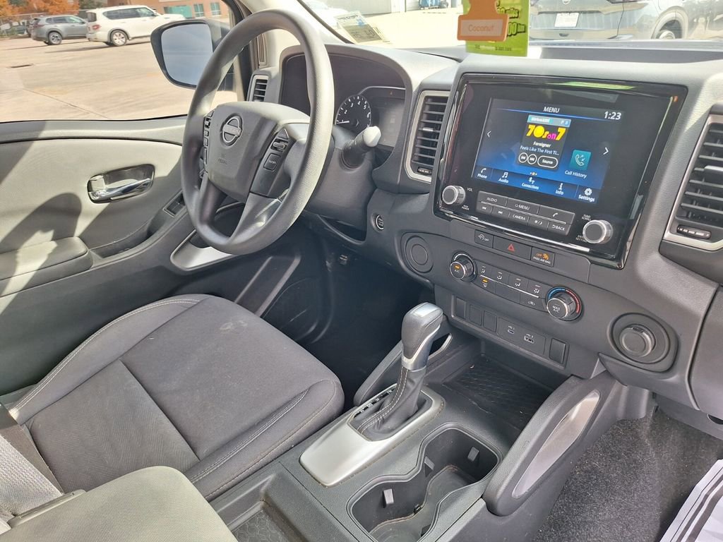 Used 2024 Nissan Frontier SV image 25