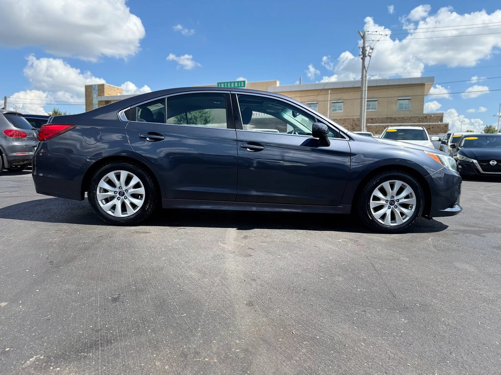 Used 2015 Subaru Legacy 2.5i Premium w/ Moonroof Package AWD/4WD image 3