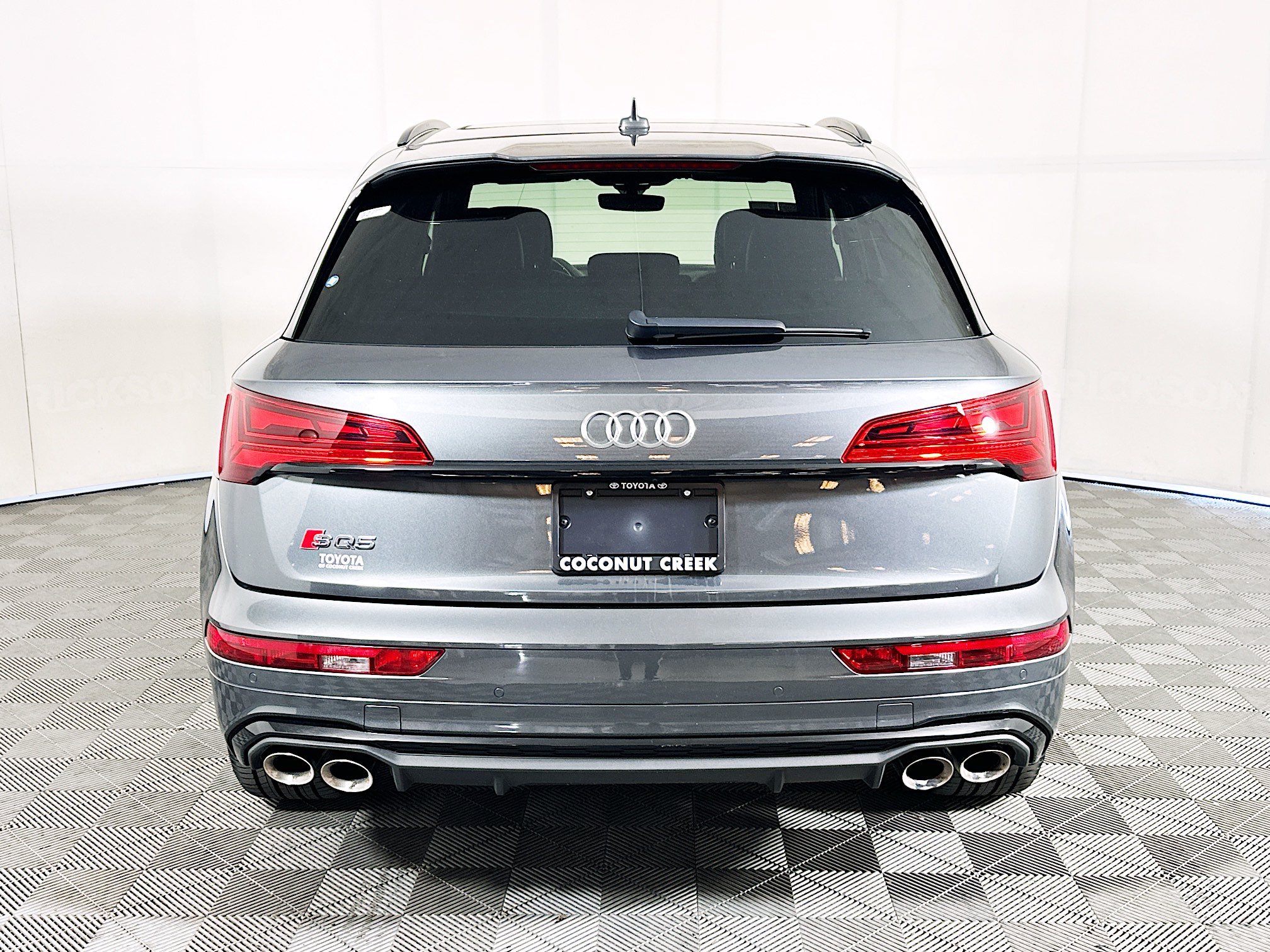 Used 2023 Audi SQ5 Premium Plus w/ Premium Plus Package AWD/4WD image 4