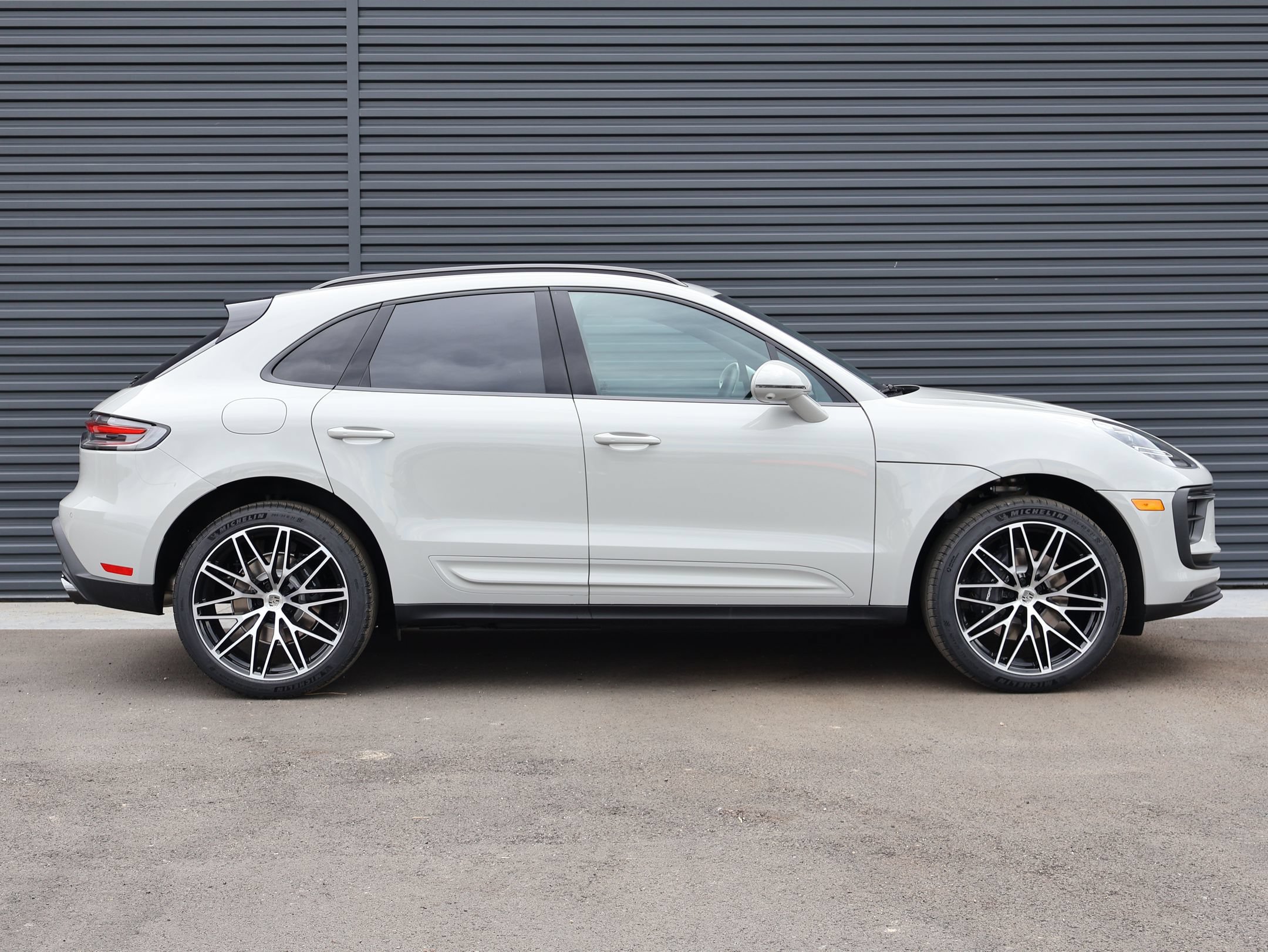 New 2026 Porsche Macan AWD/4WD image 8