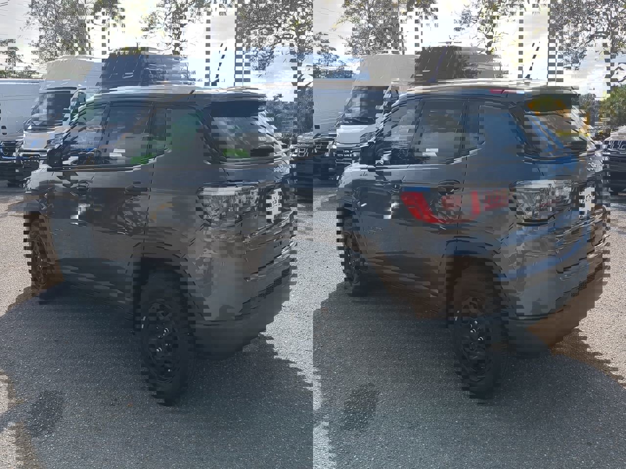 Used 2017 Jeep Compass Sport image 7