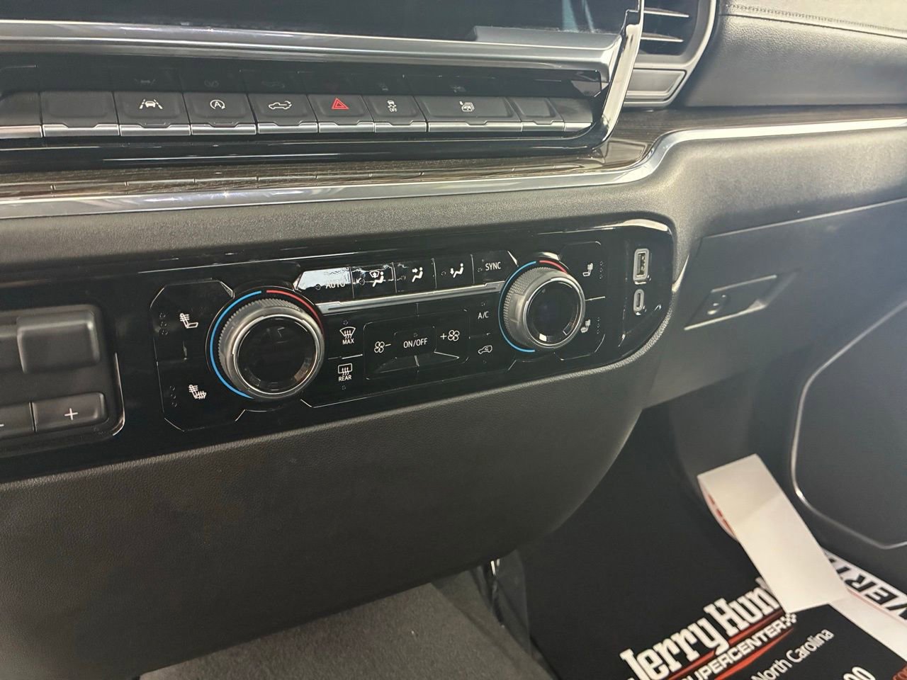 Used 2025 Chevrolet Silverado 1500 LT image 17