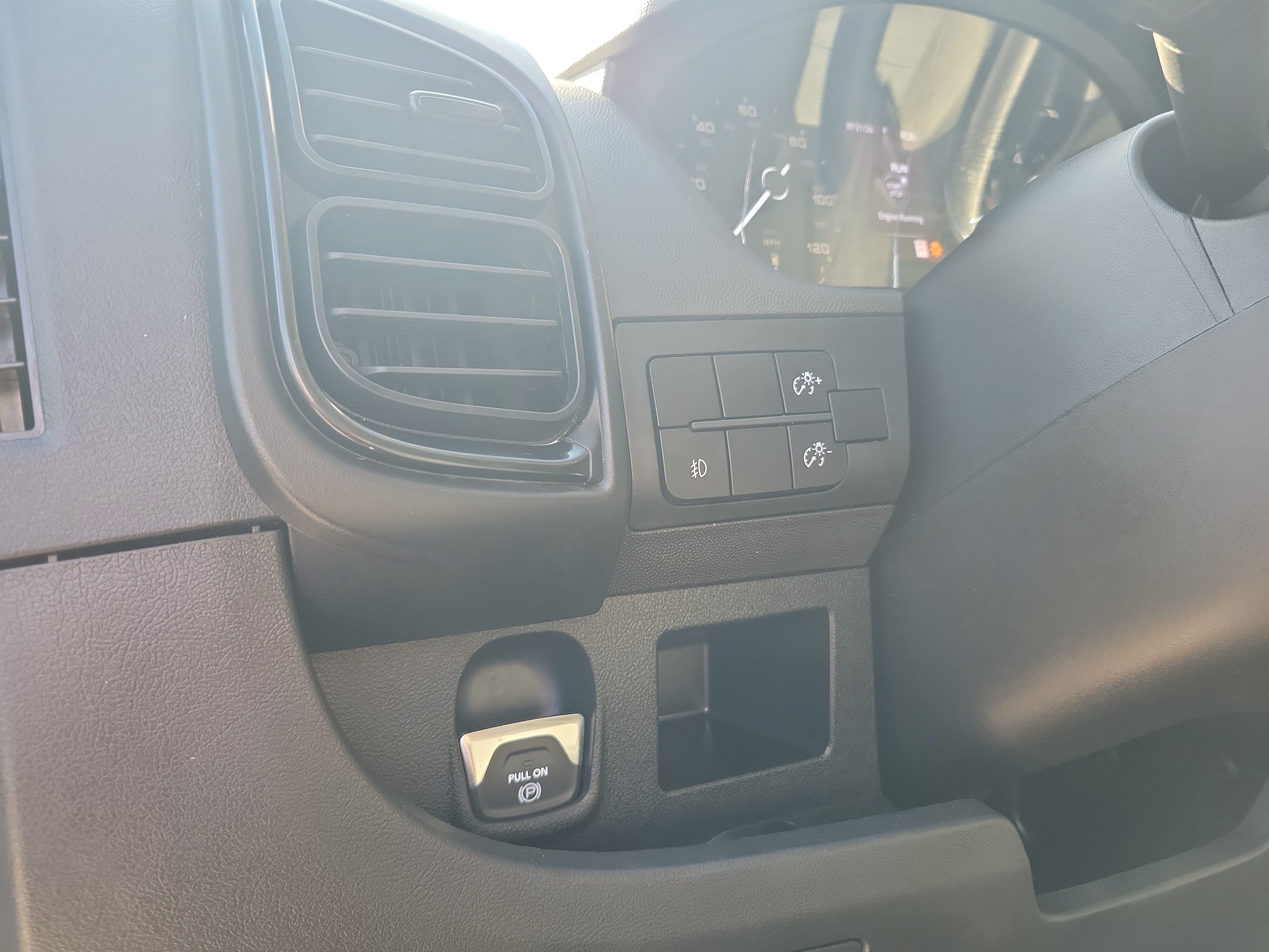 Used 2025 RAM ProMaster 2500 w/ Convenience Group FWD image 21