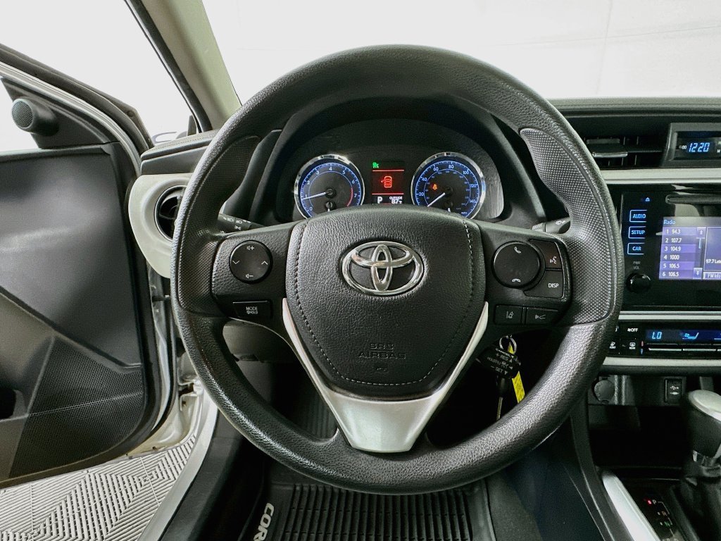 Used 2018 Toyota Corolla LE FWD image 13