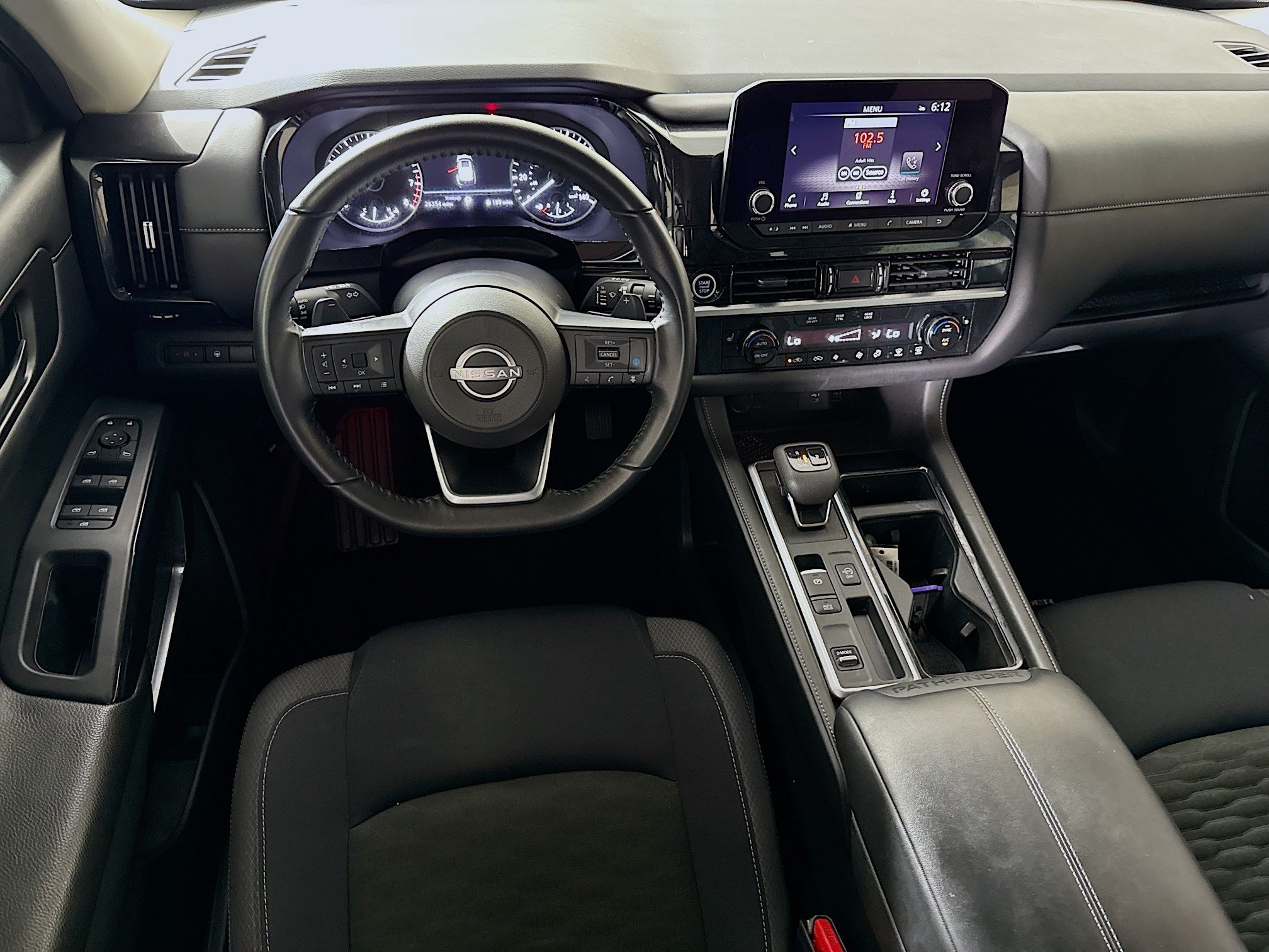 Used 2024 Nissan Pathfinder SV FWD image 17