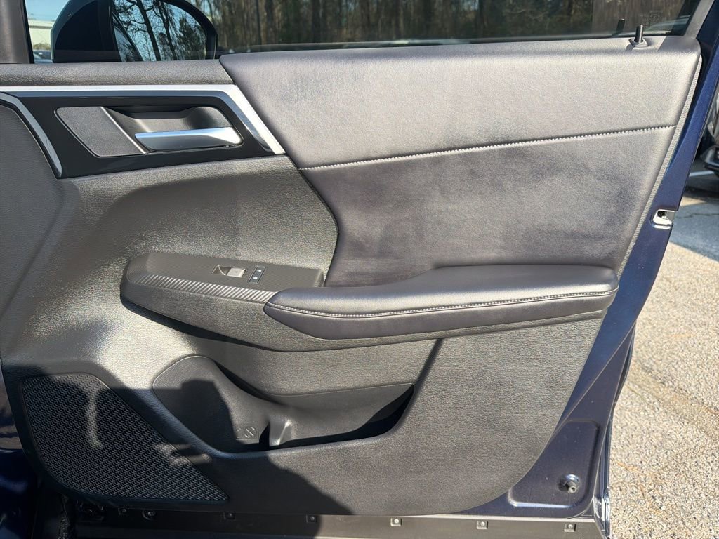 Used 2024 Mitsubishi Outlander SE image 25