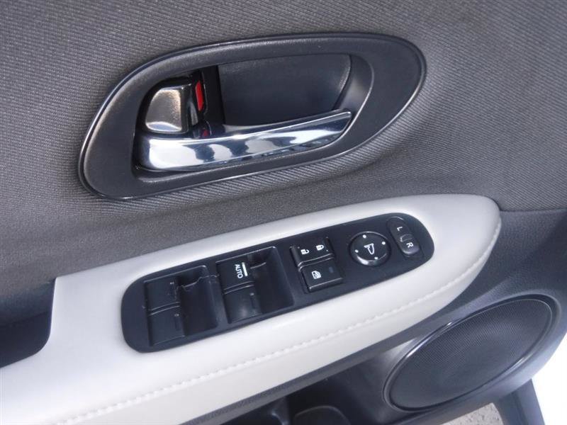 Used 2021 Honda HR-V LX image 39