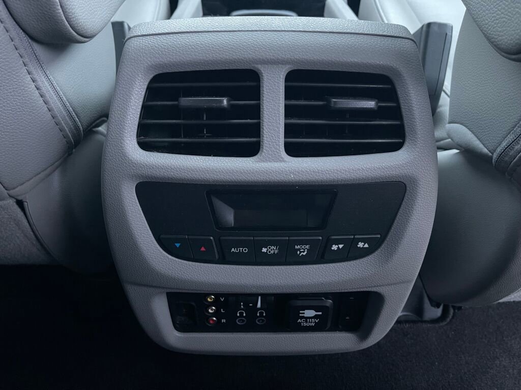 Used 2017 Honda Pilot Touring image 23