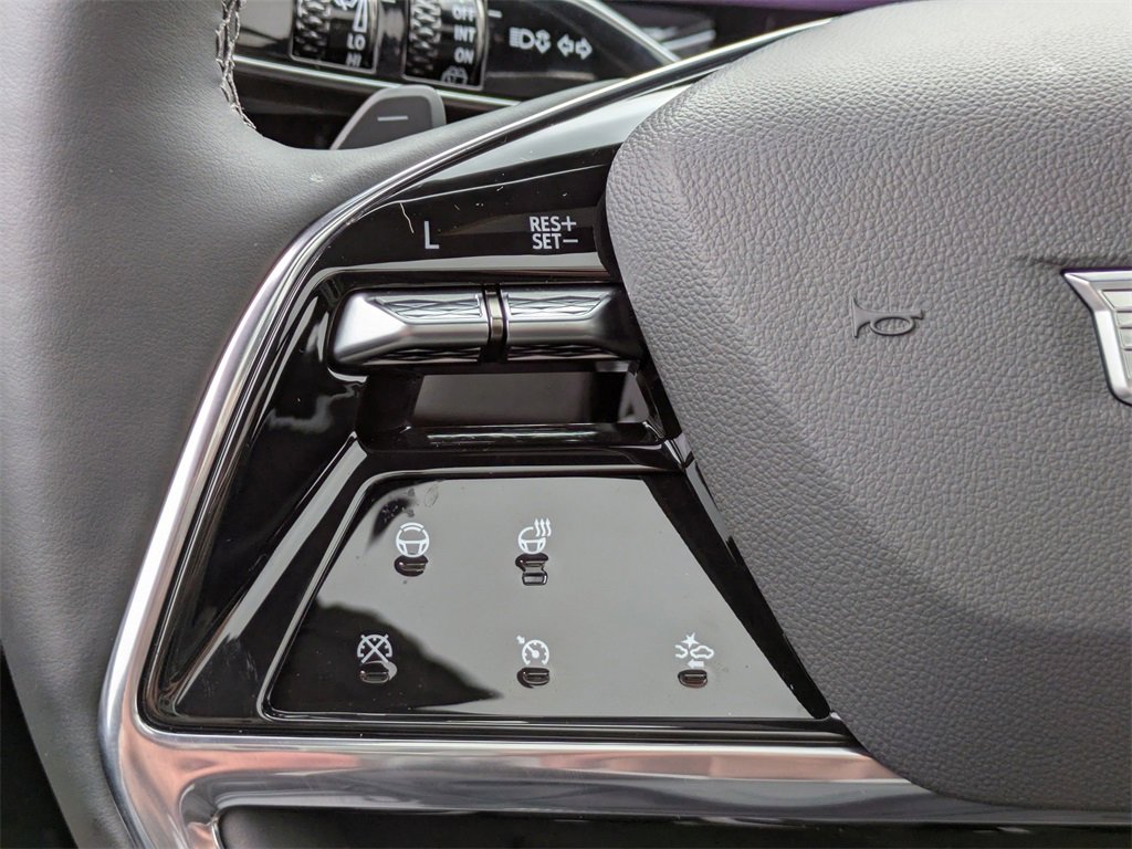 Used 2025 Cadillac Escalade Sport w/ Touring Package image 27