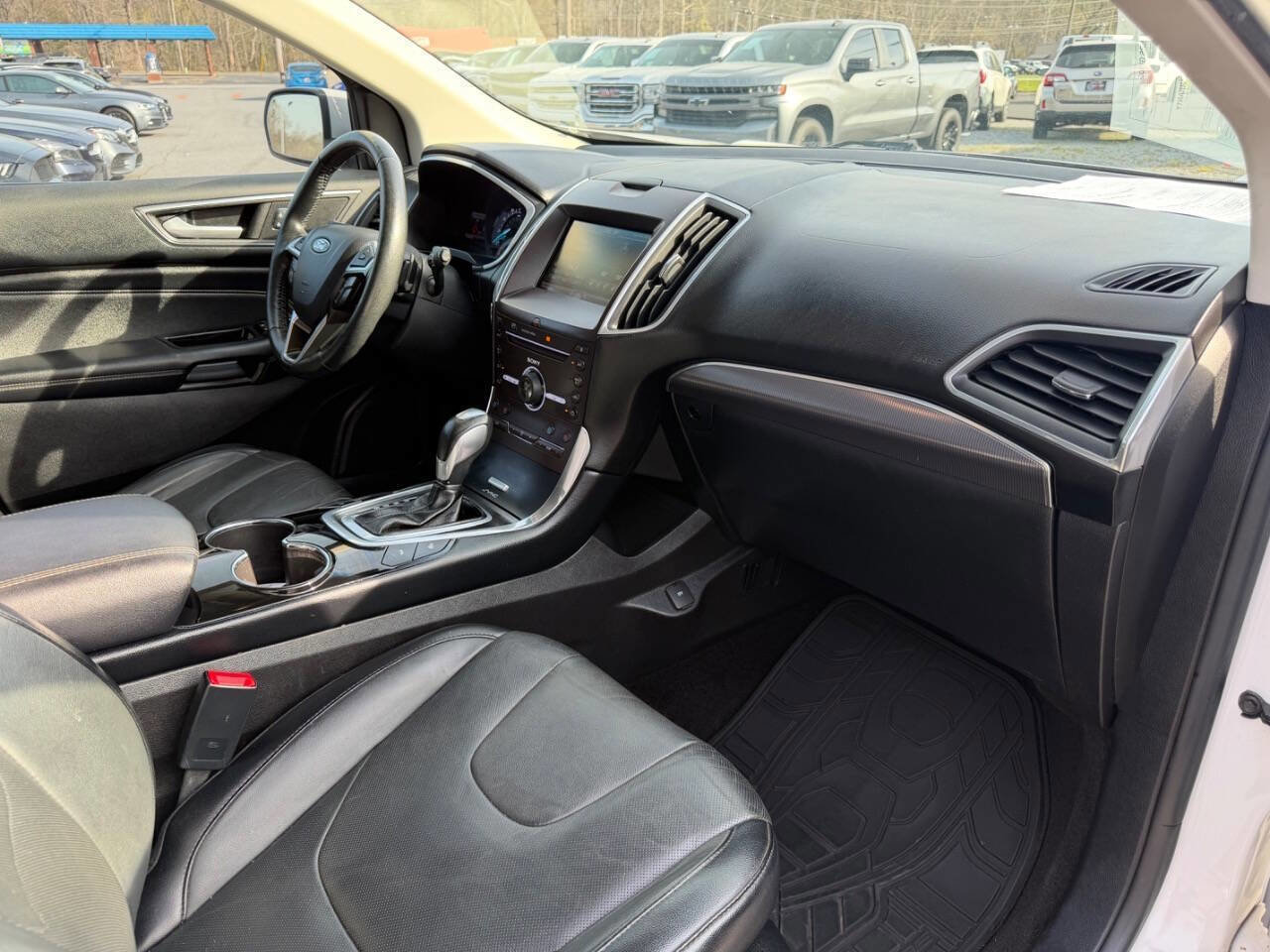 Used 2015 Ford Edge Titanium w/ Equipment Group 302A FWD image 18