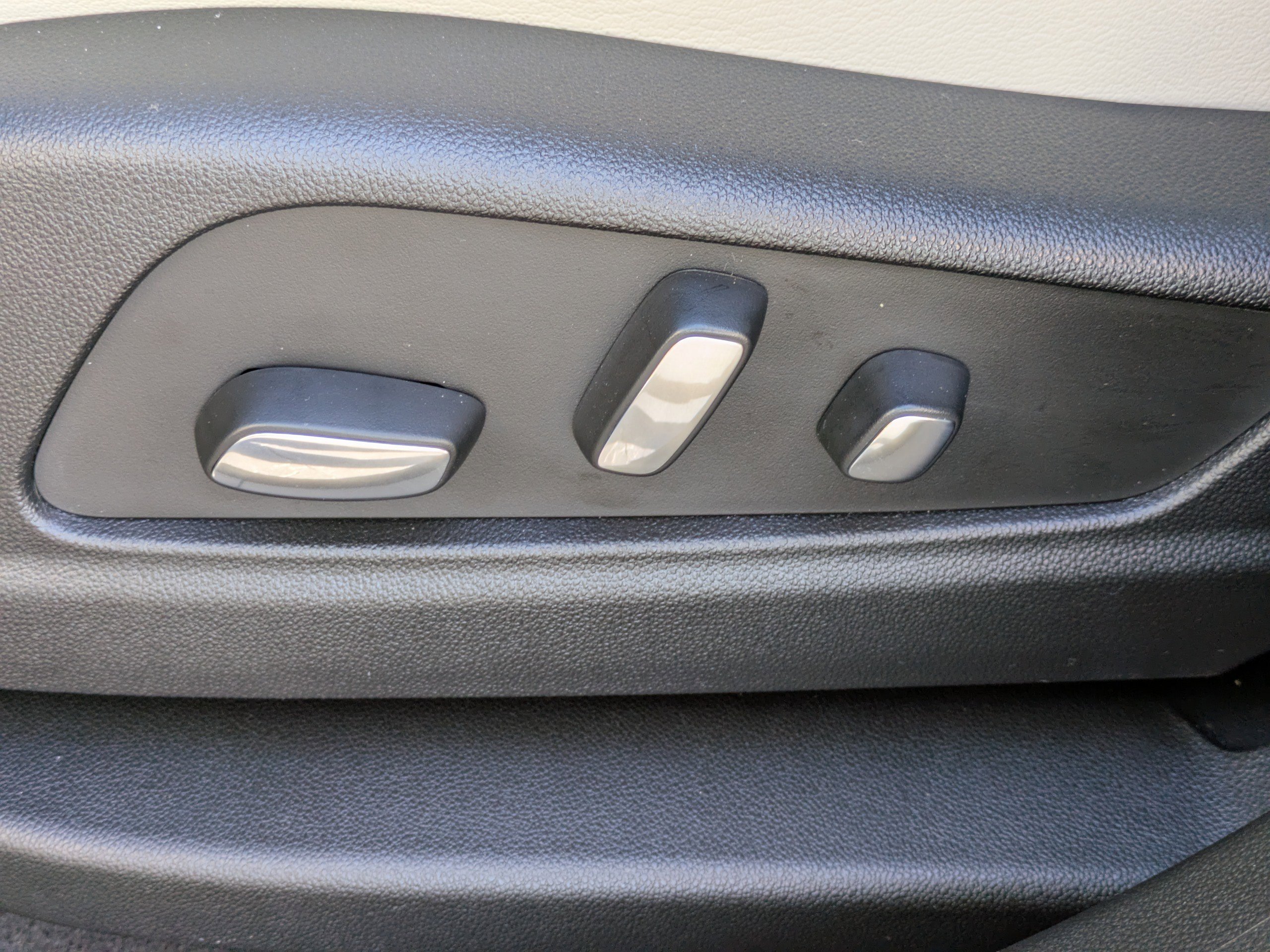 Certified 2025 Cadillac XT5 Sportv w/ Technology Package image 18