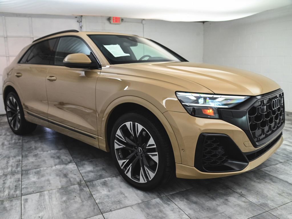 Used 2024 Audi Q8 Premium Plus w/ Premium Plus Package image 3