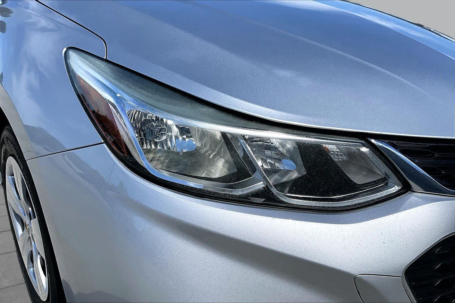 Used 2017 Chevrolet Cruze LS FWD image 22