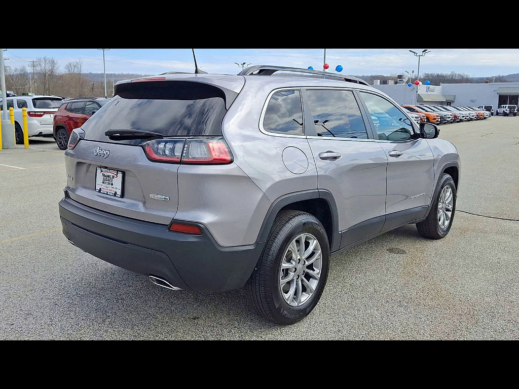 Certified 2022 Jeep Cherokee Latitude Lux w/ Mopar Interior Package image 8