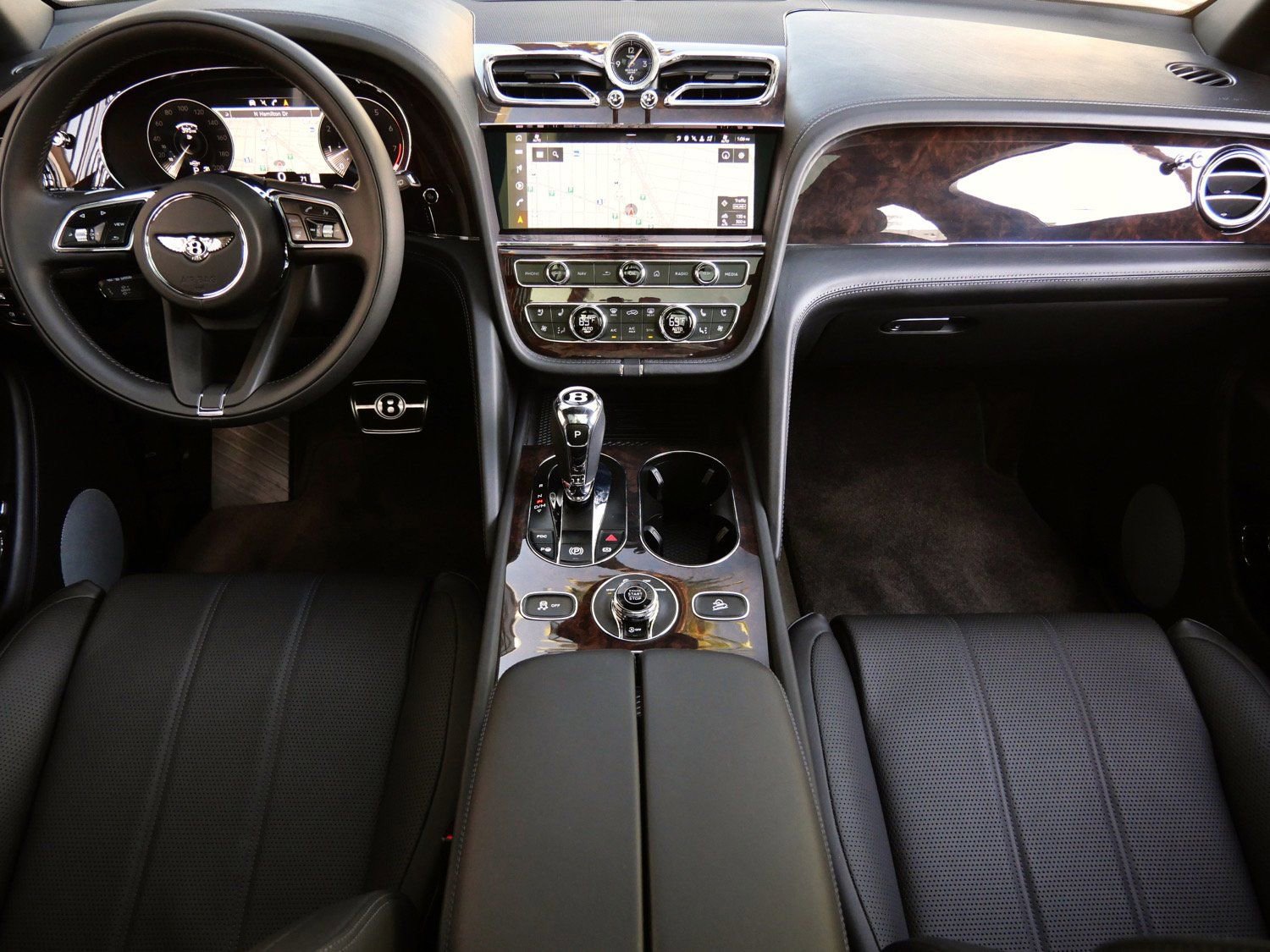 Used 2022 Bentley Bentayga image 4