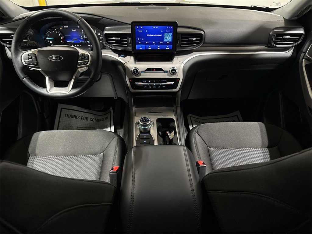 Used 2023 Ford Explorer XLT image 10