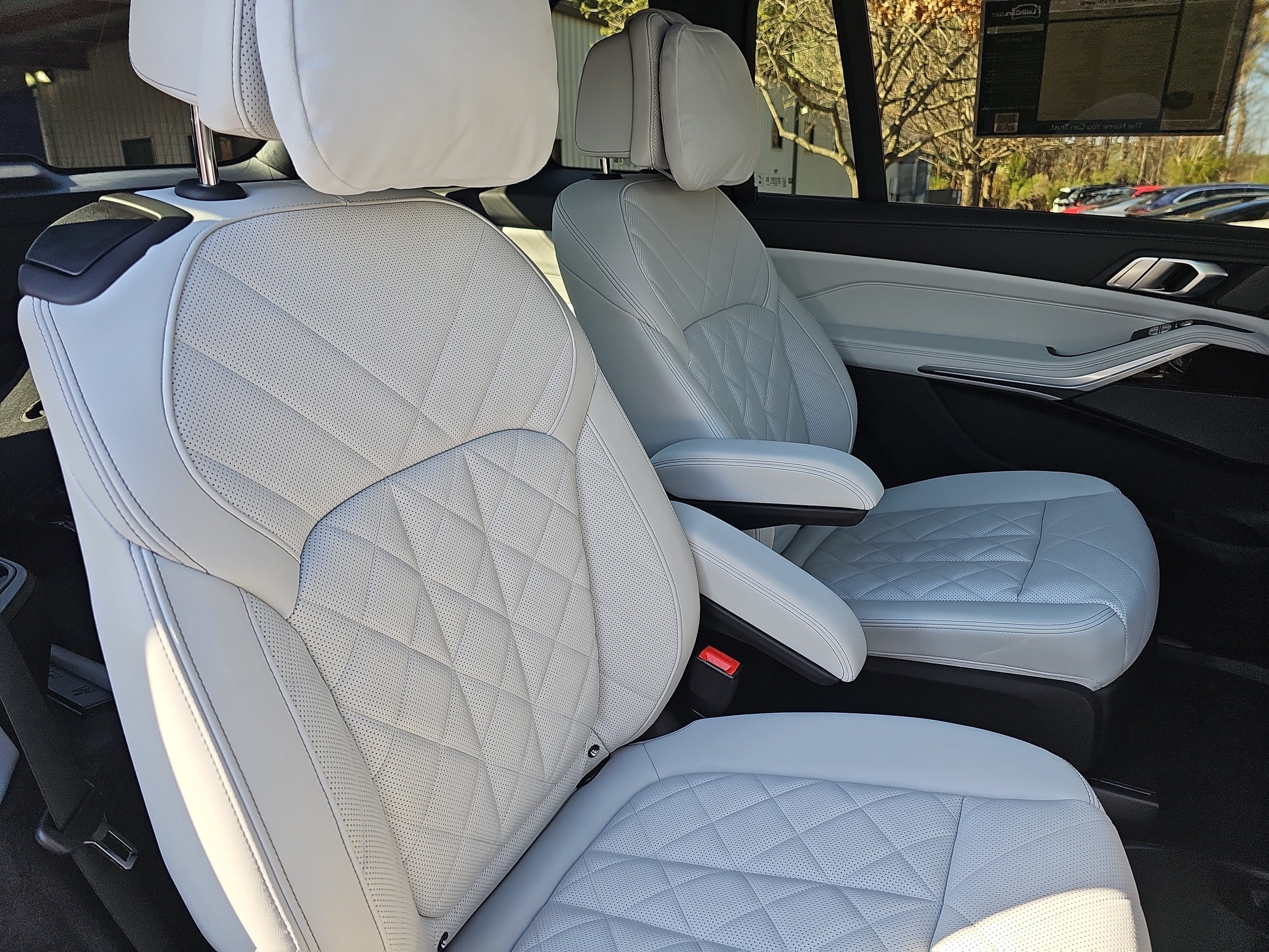 Certified 2024 BMW X7 xDrive40i image 13