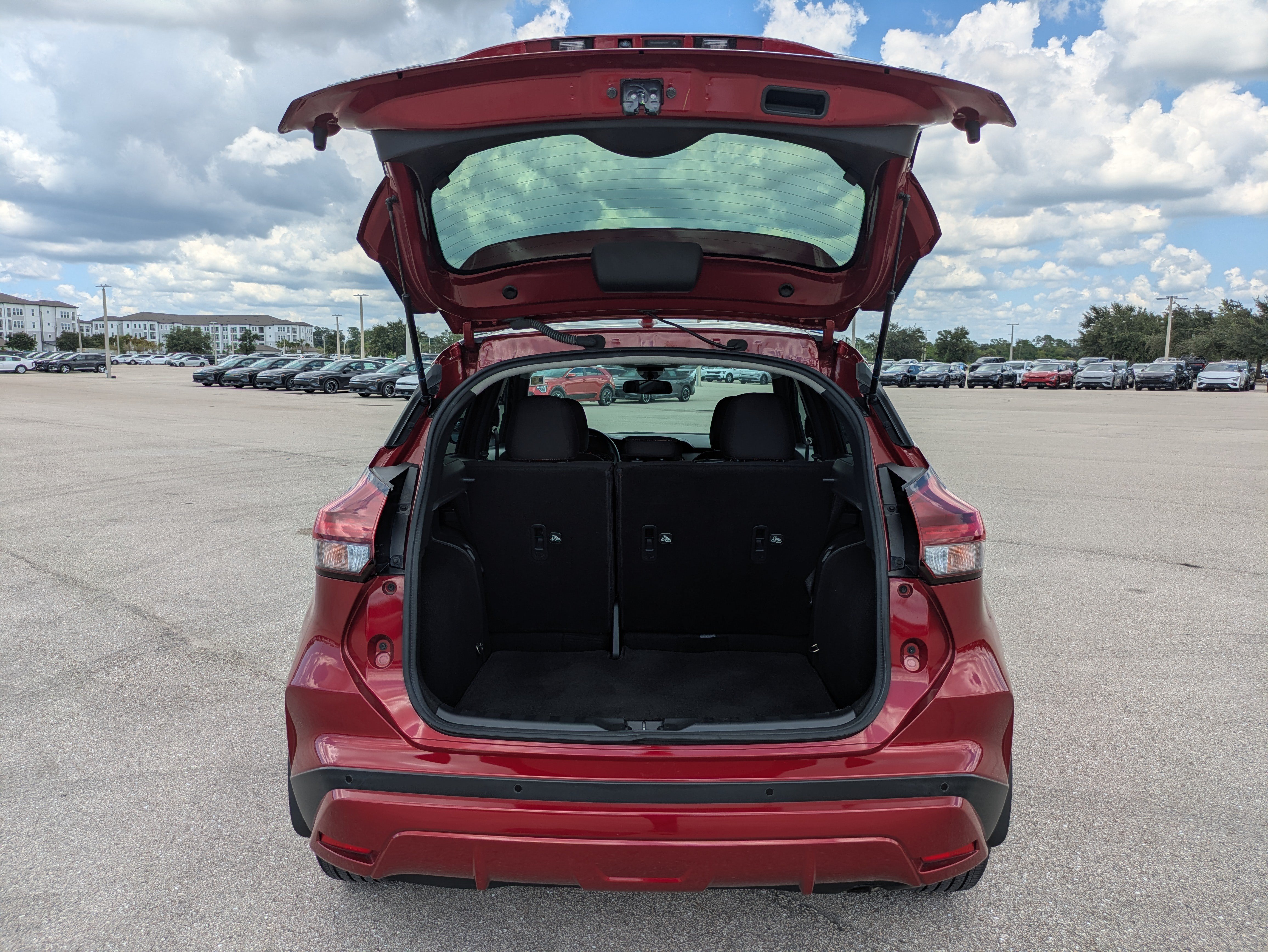 Used 2021 Nissan Kicks SR FWD image 29