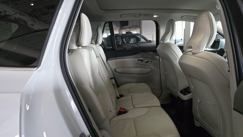 Certified 2025 Volvo XC90 T8 Plus image 12