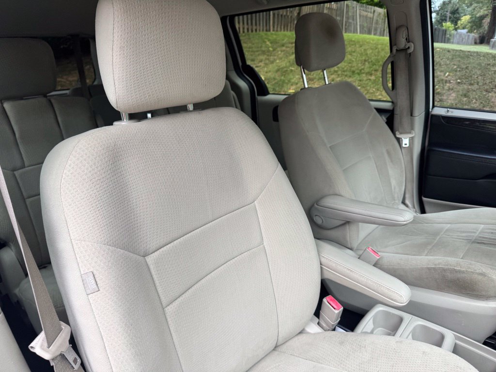 Used 2012 Dodge Grand Caravan SE FWD image 9