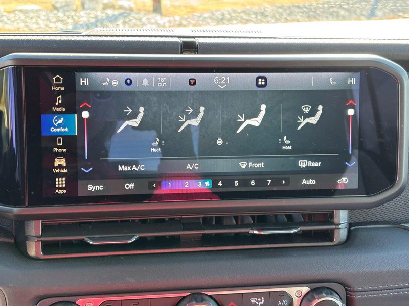 Used 2025 Jeep Wrangler Unlimited Rubicon w/ Convenience Group image 22