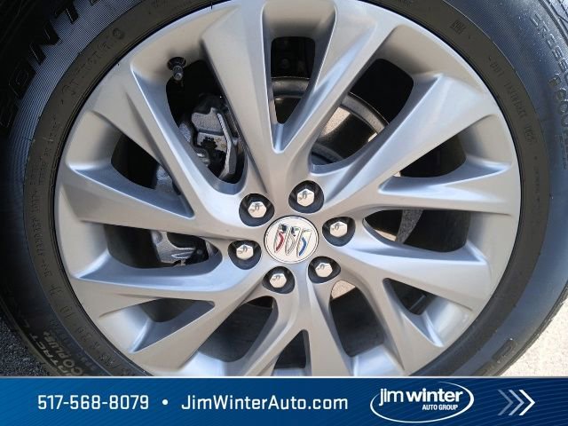 Used 2025 Buick Enclave Preferred AWD/4WD image 3