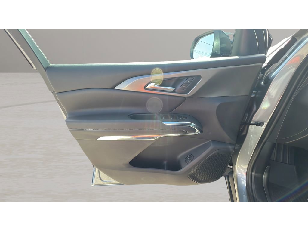 New 2026 Chevrolet Traverse LT w/ Driver Confidence Package AWD/4WD image 26