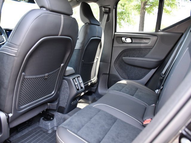 New 2026 Volvo XC40 B5 Ultra w/ Protection Package Premier image 17