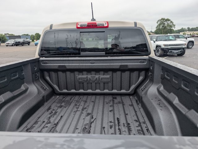 New 2026 GMC Canyon Denali w/ LPO, Black Badging Package AWD/4WD image 9