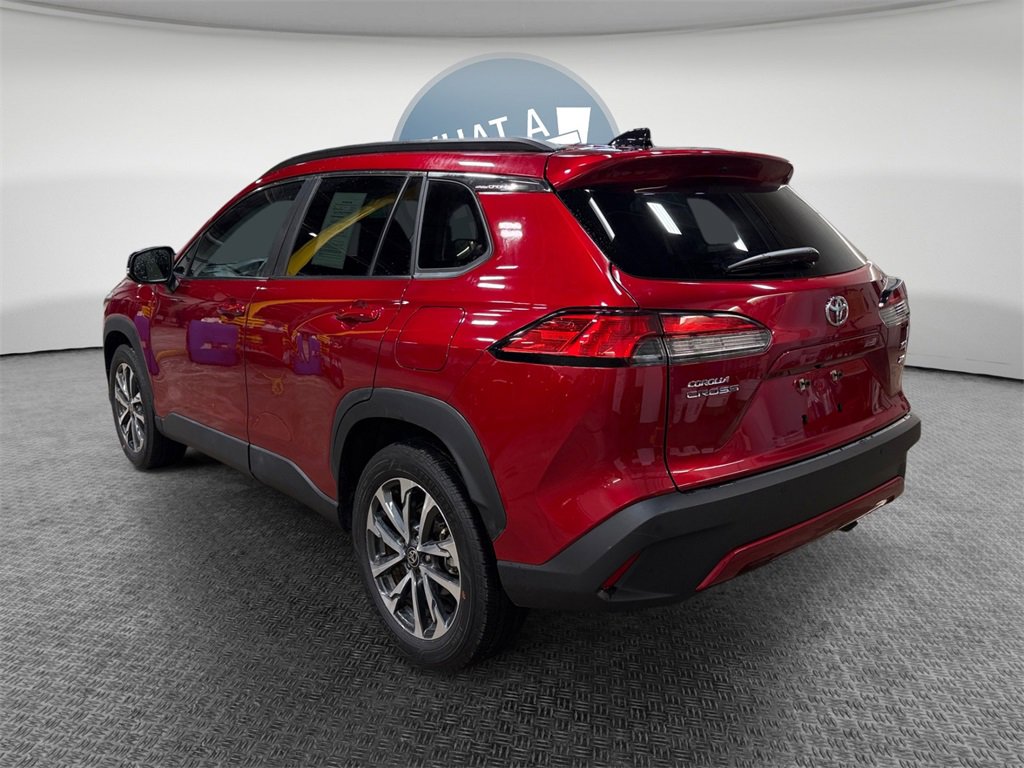 Used 2025 Toyota Corolla Cross XLE image 6