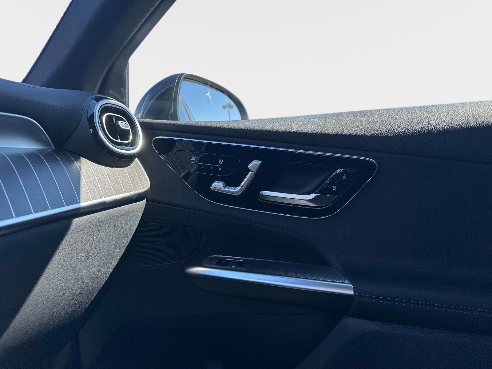 Used 2026 Mercedes-Benz GLC 350e 4MATIC image 19