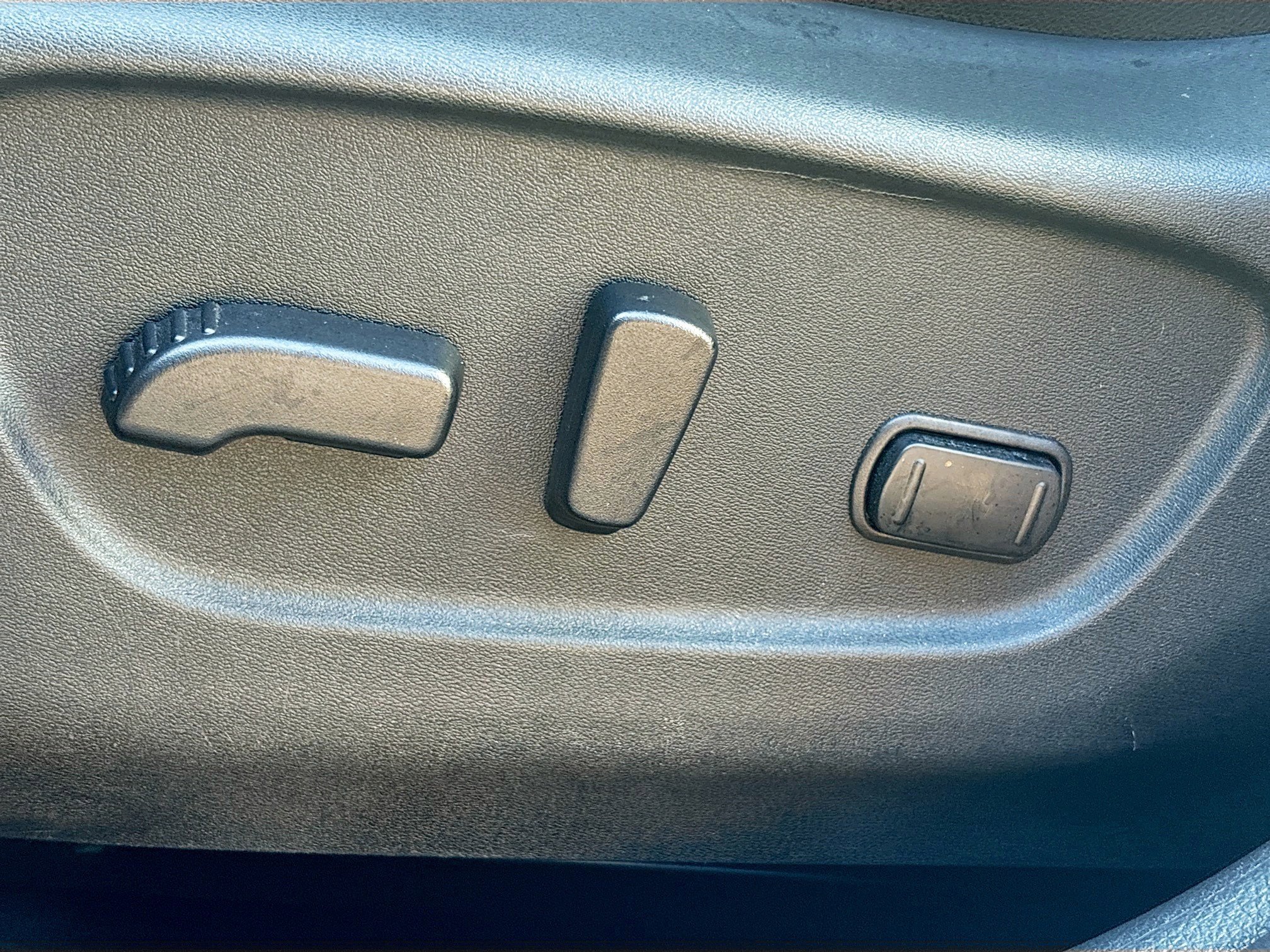 Used 2016 Nissan Rogue SL w/ SL Premium Package image 25