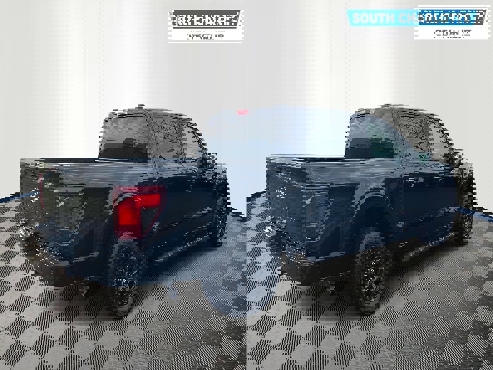 Used 2024 Ford F150 XLT w/ XLT Black Appearance Package image 5