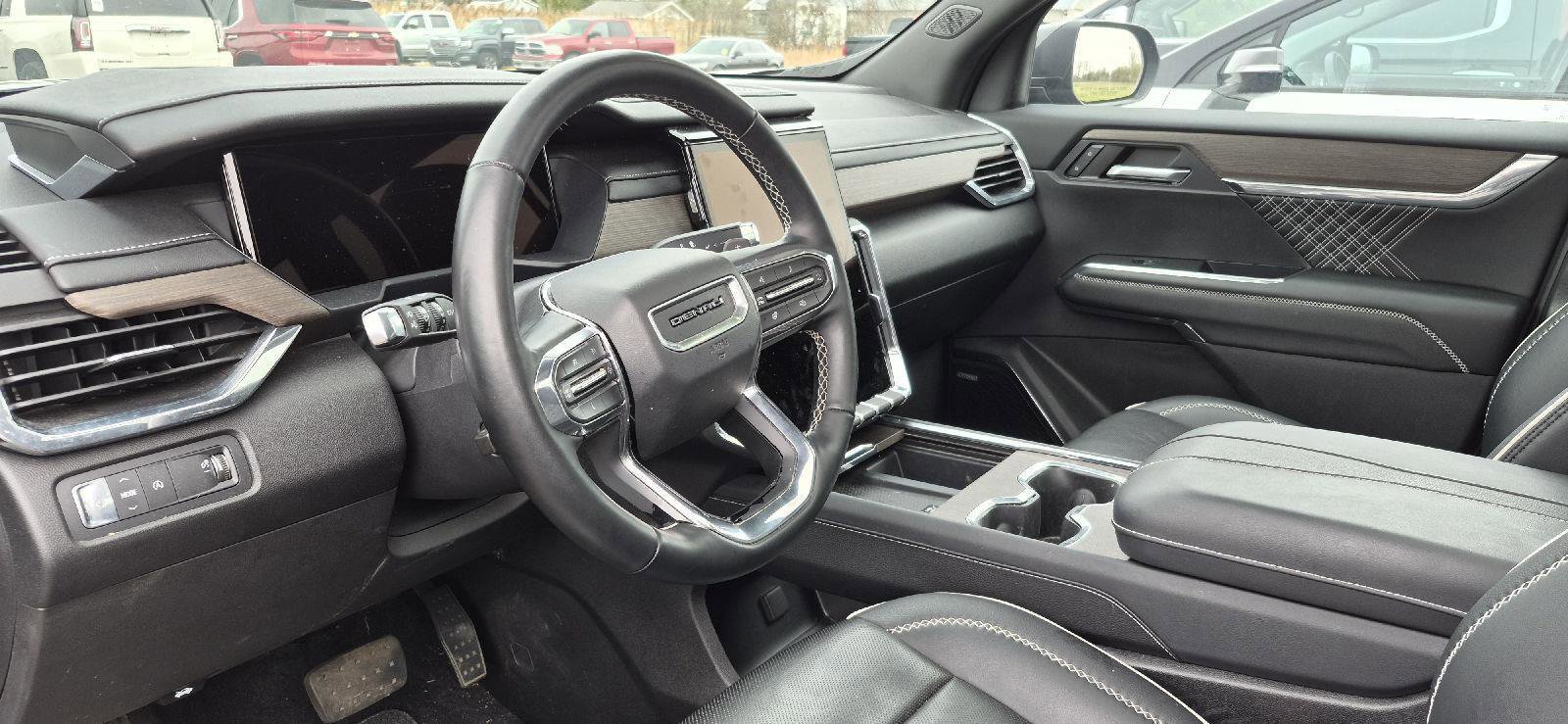 Used 2024 GMC Acadia Denali image 8