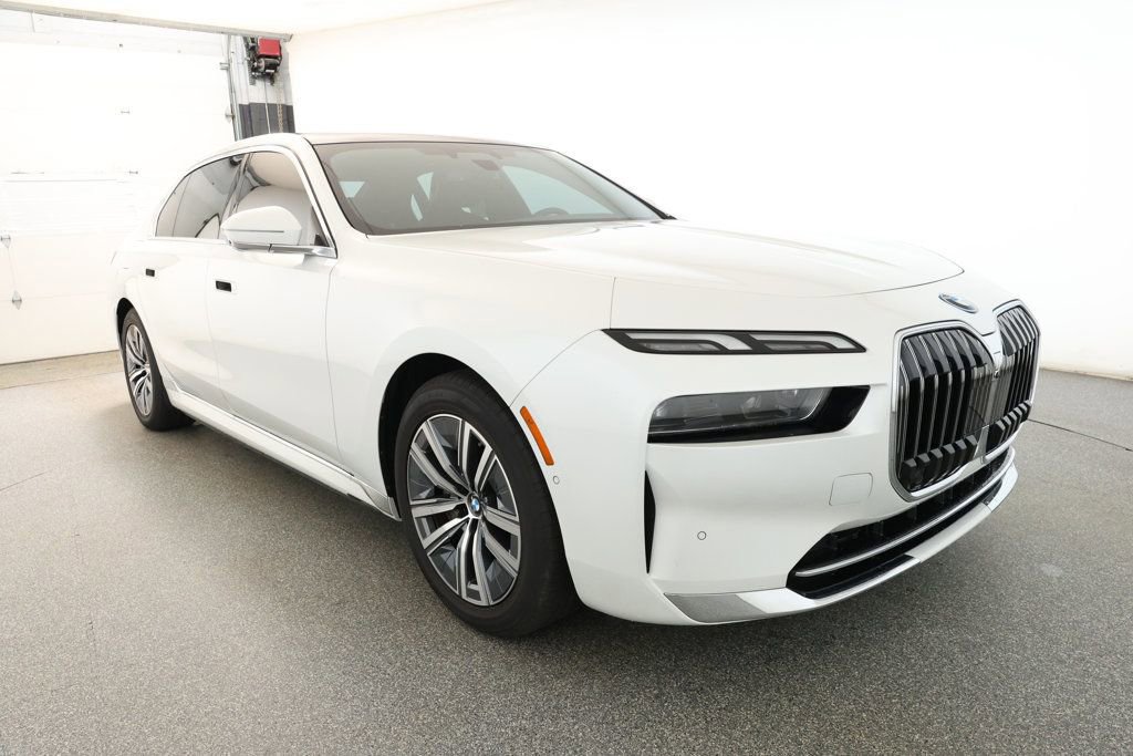 Used 2024 BMW i7 eDrive50 image 3