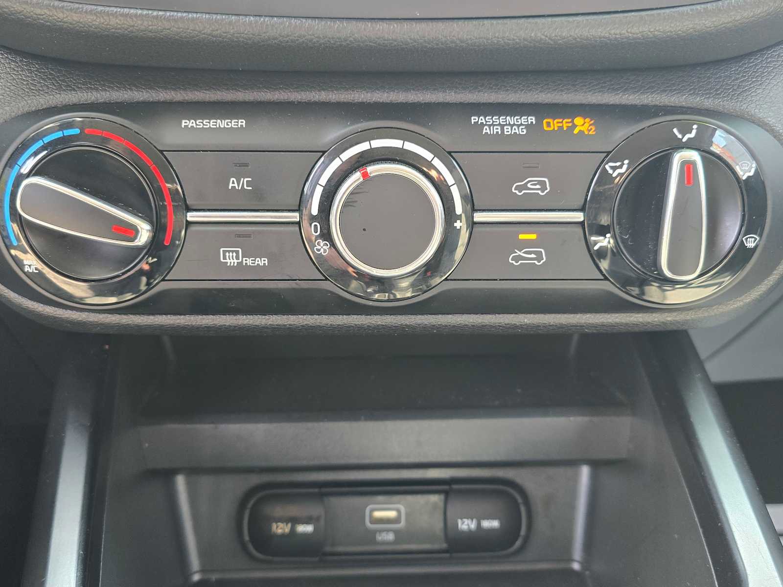 Used 2023 Kia Soul LX FWD image 28